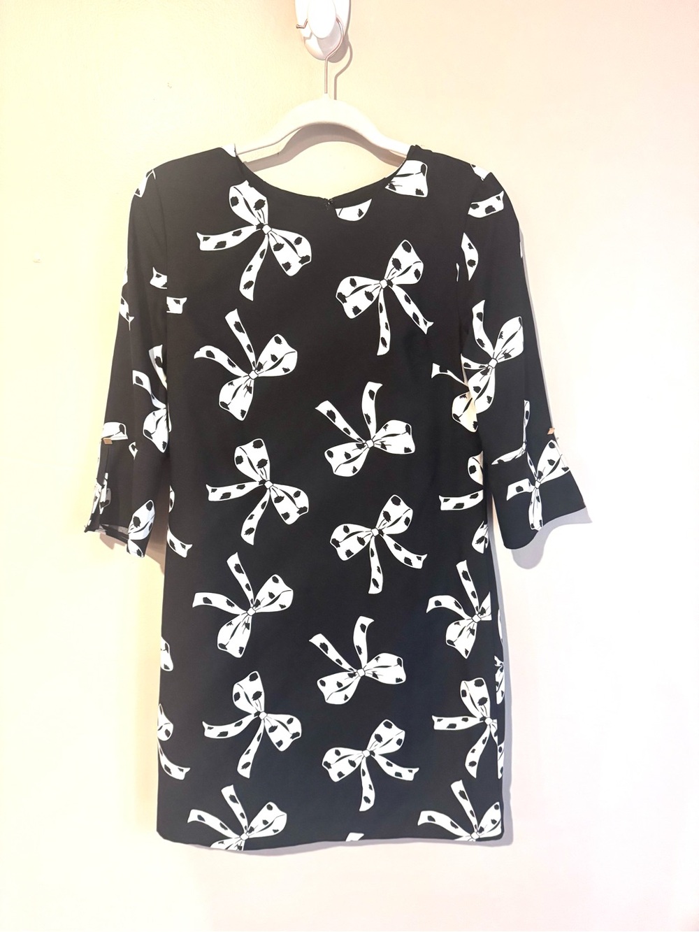 Banana Republic Black White Bow Print Shift Dress 3/4 Sleeve Size 6 NEW - Picture 2 of 12